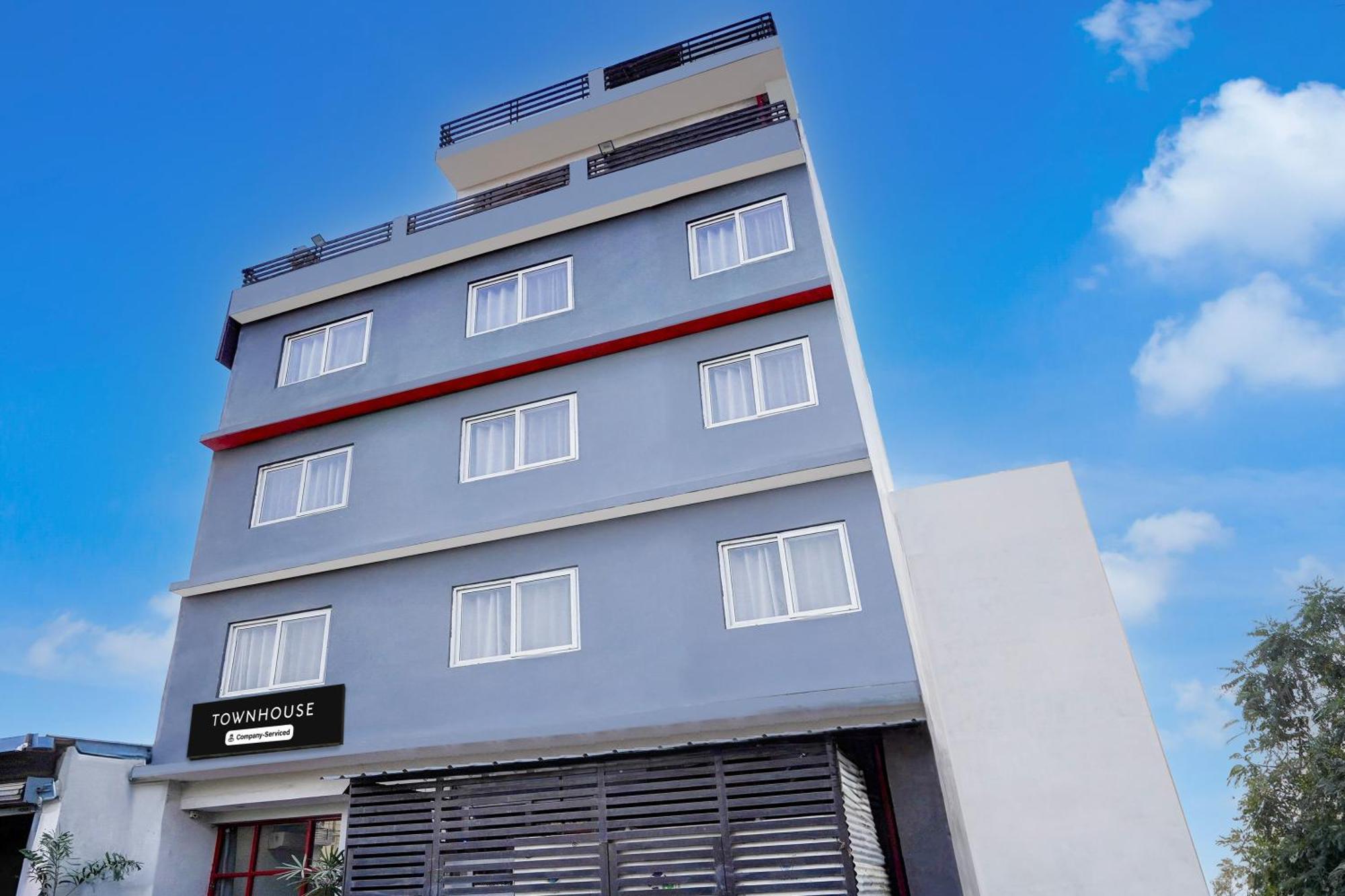 Super Townhouse Gomti Nagar Sector 6 Near Ekana Stadium 勒克瑙 外观 照片