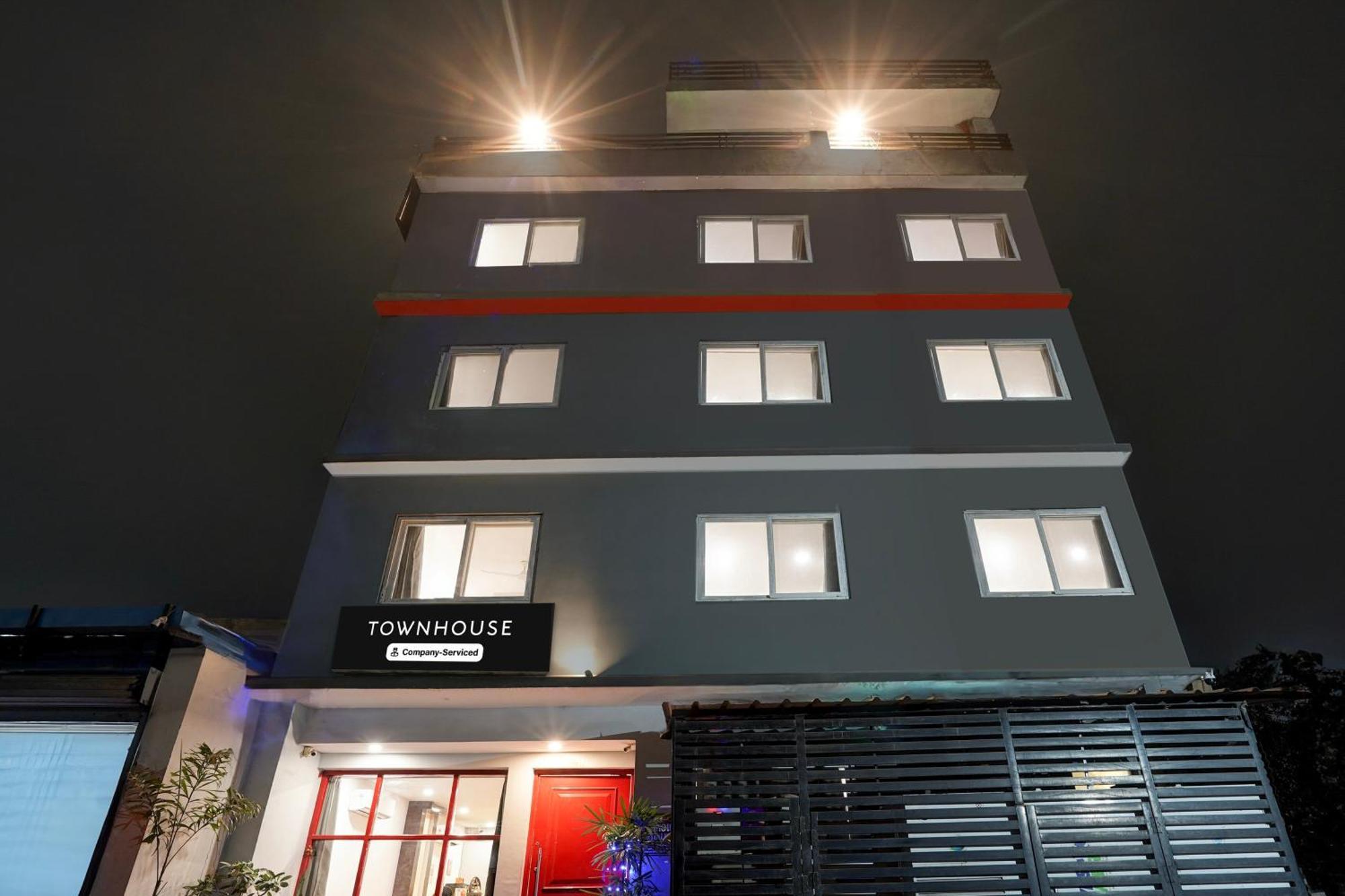Super Townhouse Gomti Nagar Sector 6 Near Ekana Stadium 勒克瑙 外观 照片